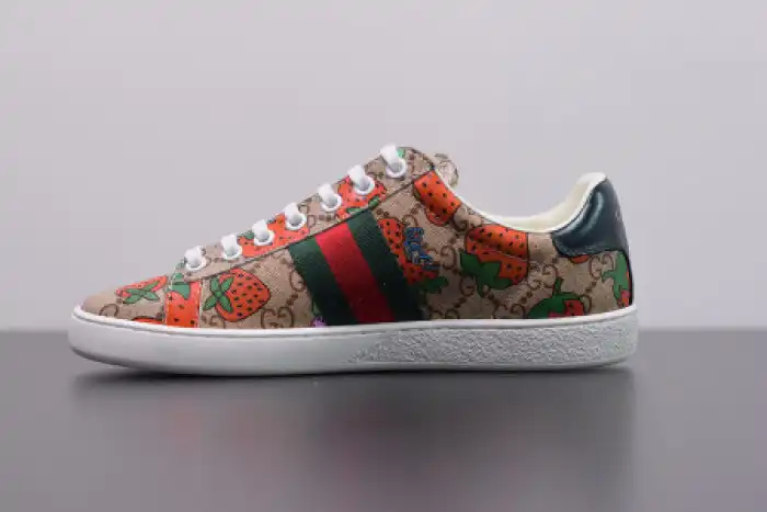 GUCC ACE EMBROIDERED LOW-TOP SNEAKER 431920 DOPEO 9064 0126