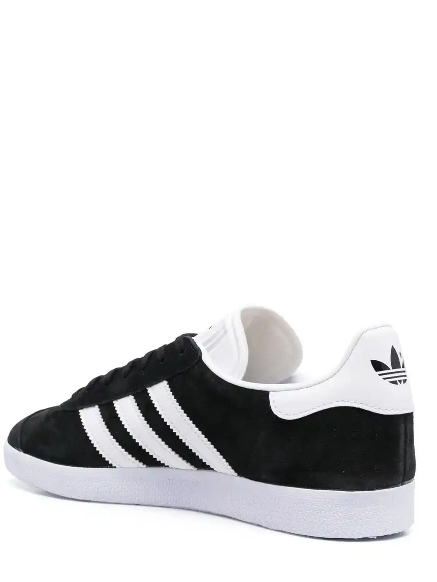 Cheap White adidas  Gazelle Goldmt